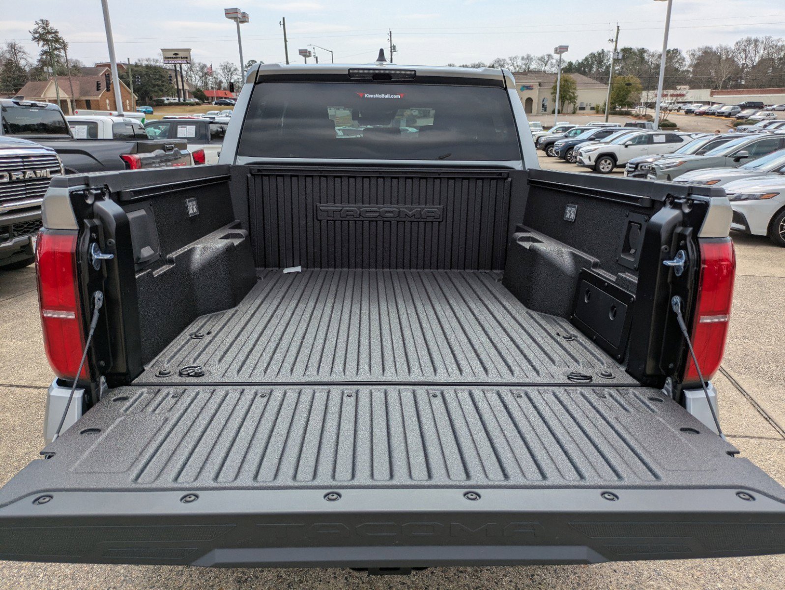 New 2025 Toyota Tacoma TRD Off-Road AWD/4WD image 7