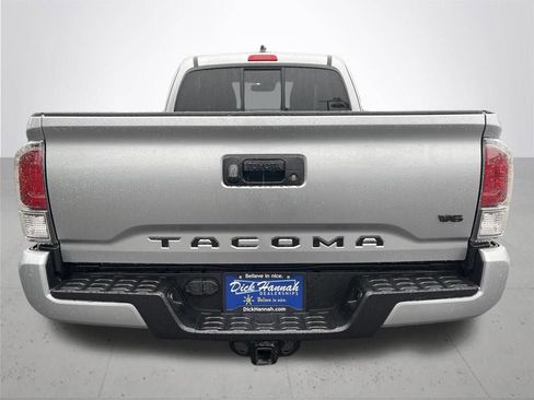 Used 2022 Toyota Tacoma TRD Sport w/ TRD Premium Sport Package AWD/4WD image 6
