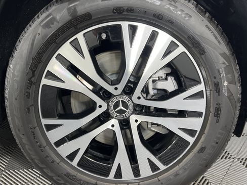 New 2025 Mercedes-Benz GLB 250 4MATIC image 15