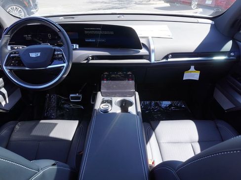 New 2026 Cadillac Vistiq Luxury AWD/4WD image 13