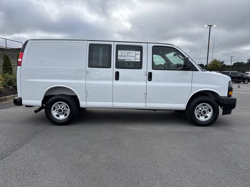 New 2025 GMC Savana 2500 w/ Driver Convenience Package image 11