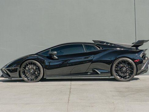 Used 2021 Lamborghini Huracan STO image 5