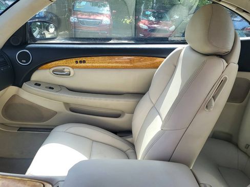 Used 2004 Lexus SC 430 Convertible RWD image 38