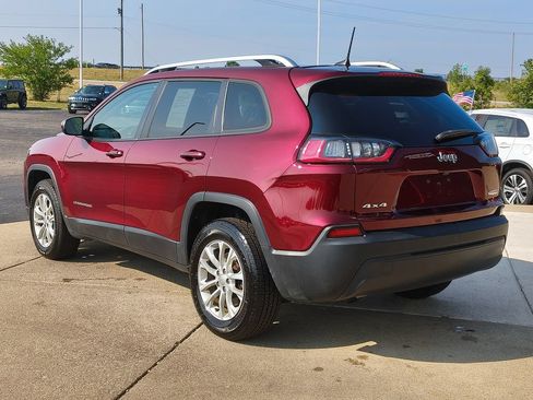 Used 2020 Jeep Cherokee Latitude w/ Cold Weather Group AWD/4WD image 7