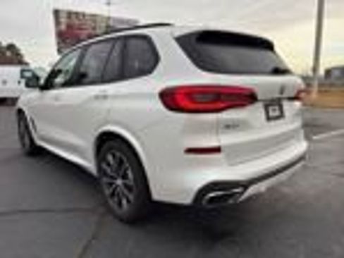 Used 2022 BMW X5 sDrive40i w/ M Sport Package image 3