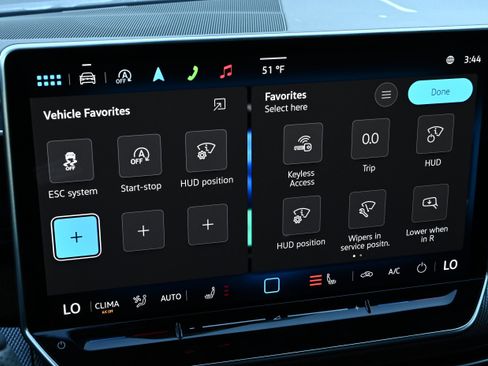 Used 2025 Volkswagen Golf w/ Euro Style Package image 36