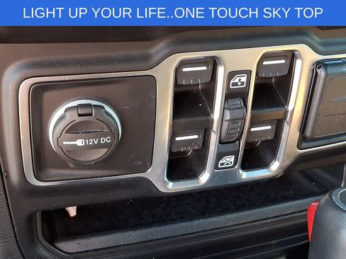 Used 2023 Jeep Wrangler Unlimited Sahara w/ Cold Weather Group AWD/4WD image 25