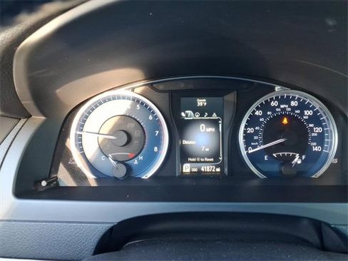 Used 2017 Toyota Camry XLE image 25