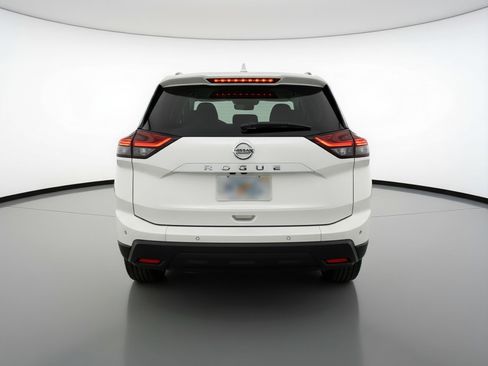 Used 2025 Nissan Rogue SV image 7