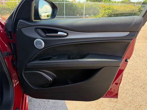 Used 2022 Alfa Romeo Stelvio Veloce image 26