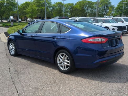 Used 2015 Ford Fusion SE FWD image 6