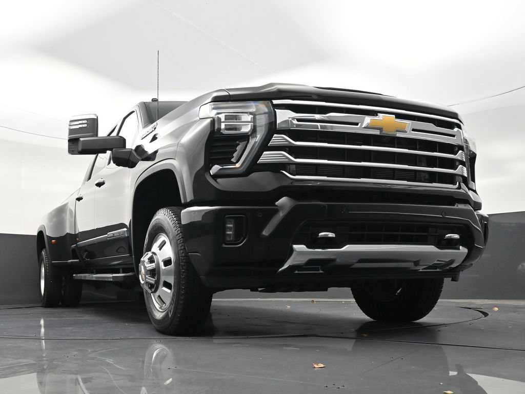 Used 2026 Chevrolet Silverado 3500 High Country w/ High Country Premium Package AWD/4WD image 33