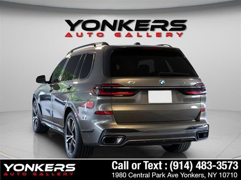 Used 2023 BMW X7 xDrive40i w/ M Sport Package AWD/4WD image 8