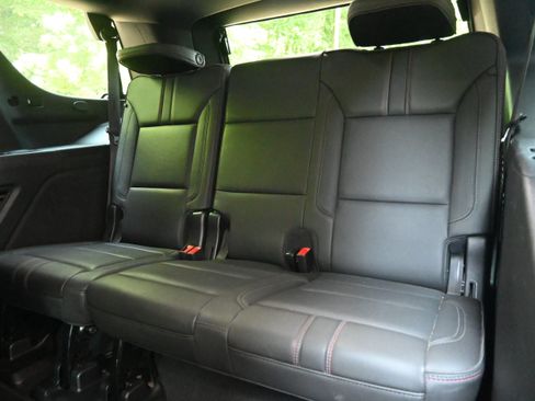 Used 2022 Chevrolet Tahoe RST w/ Luxury Package AWD/4WD image 31