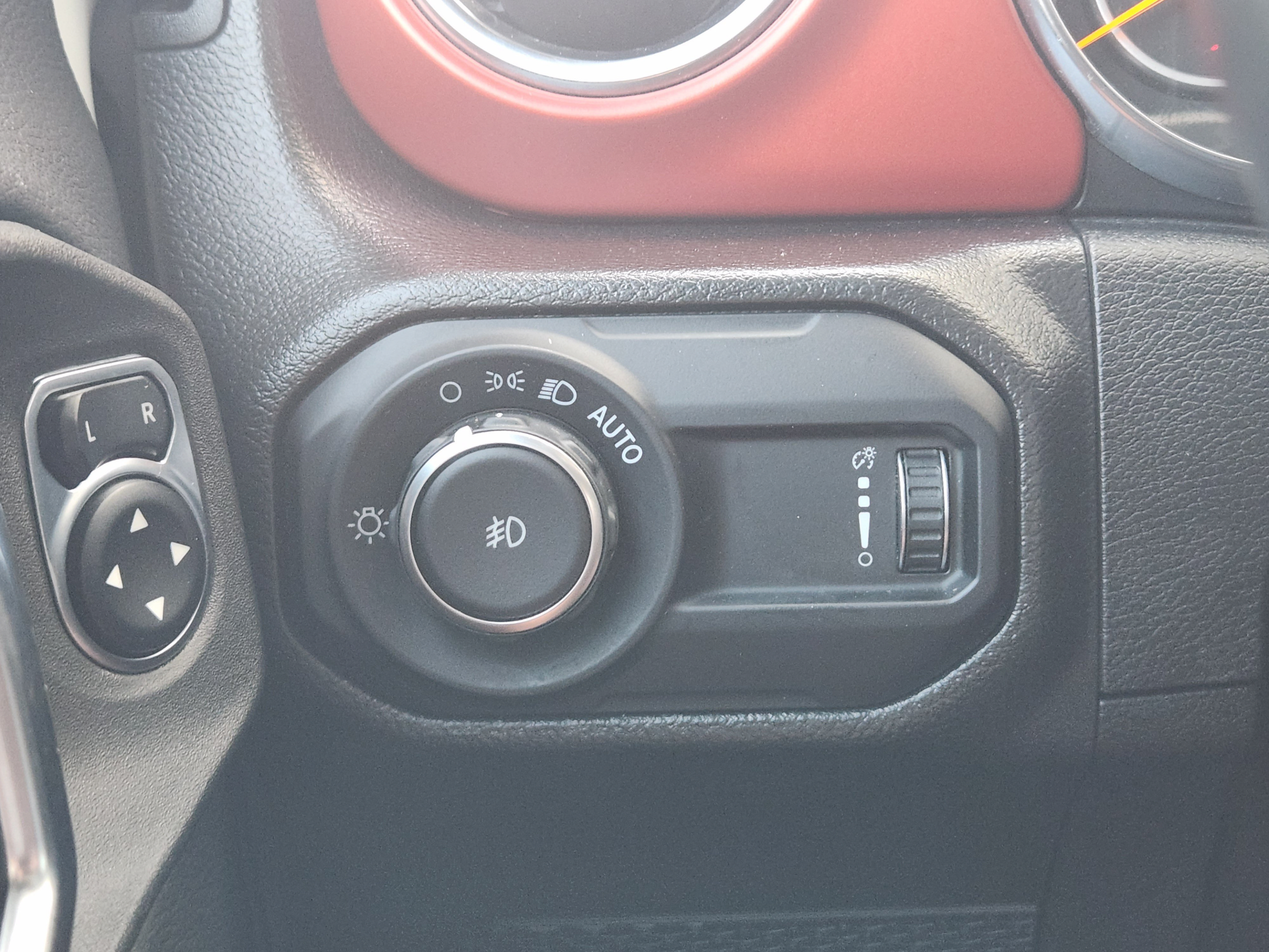 Used 2023 Jeep Wrangler Unlimited Rubicon AWD/4WD image 23