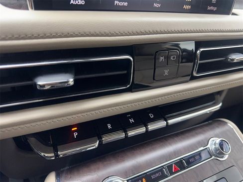 Used 2022 Lincoln Aviator Reserve w/ Equipment Group 201A image 68