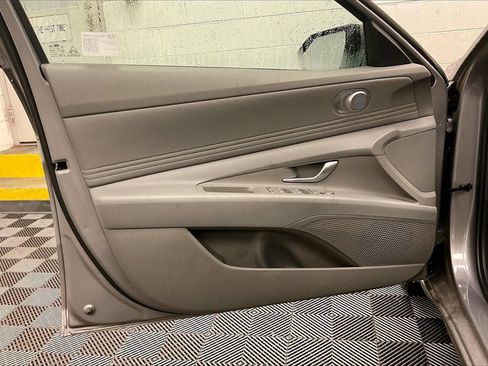 Certified 2025 Hyundai Elantra Sport image 21