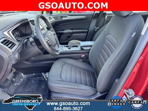 Used 2020 Ford Fusion SE image 9