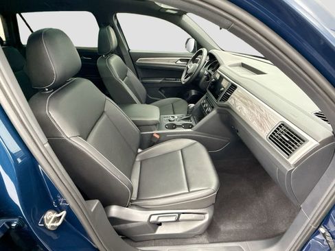 Used 2020 Volkswagen Atlas Cross Sport SE image 18