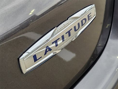 Used 2020 Jeep Compass Latitude w/ Popular Equipment Group image 12