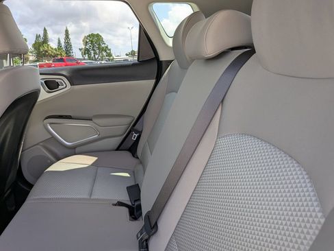Certified 2025 Kia Soul LX w/ LX Technology Package FWD image 17