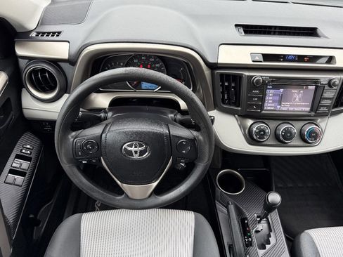 Used 2015 Toyota RAV4 LE image 17