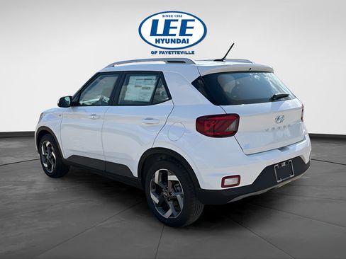 New 2026 Hyundai Venue SEL FWD image 6