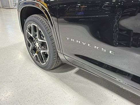 New 2026 Chevrolet Traverse High Country w/ LPO, Floor Liner Package image 17