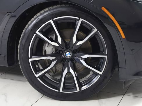 Used 2019 BMW X7 xDrive50i w/ M Sport Package AWD/4WD image 19