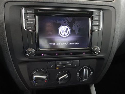 Used 2017 Volkswagen Jetta SE FWD image 20