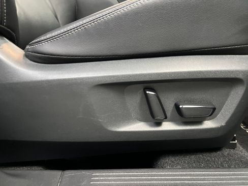 Used 2026 Nissan Rogue SL AWD/4WD image 29