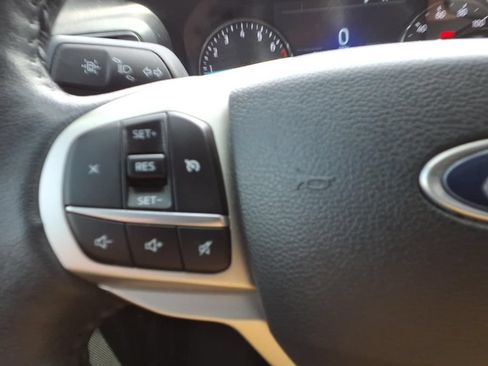 Used 2023 Ford Explorer XLT w/ Equipment Group 202A AWD/4WD image 19