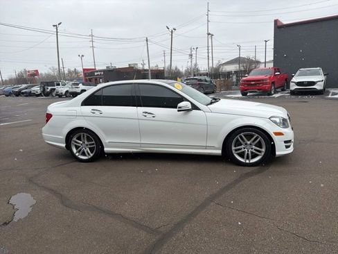 Used 2014 Mercedes-Benz C 300 4MATIC Sedan image 3