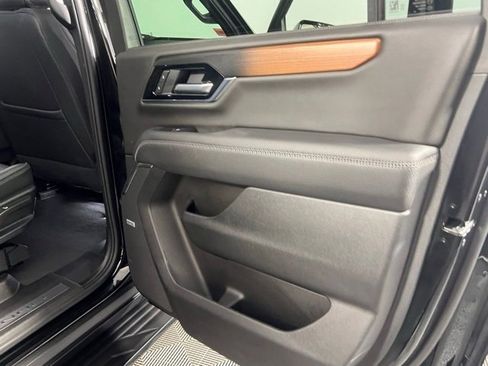 Used 2025 GMC Yukon XL Denali image 22