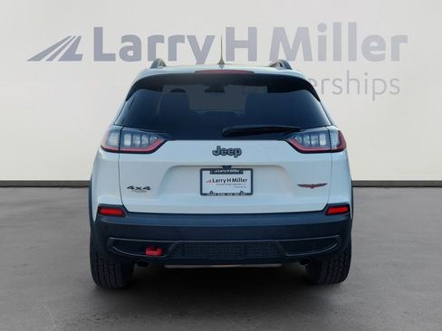 Used 2019 Jeep Cherokee Trailhawk w/ Cold Weather Group image 5