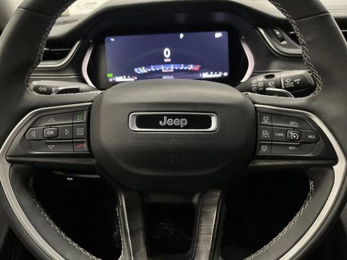 Used 2023 Jeep Grand Cherokee L Limited image 17