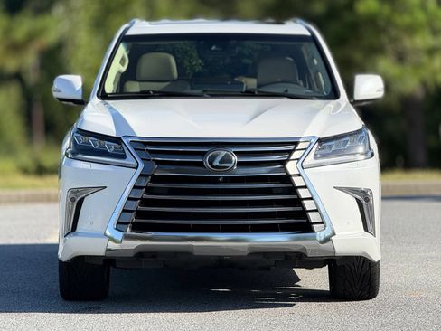 Used 2018 Lexus LX 570 4WD w/ Luxury Package image 3