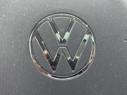 Used 2023 Volkswagen Taos SE AWD/4WD image 30