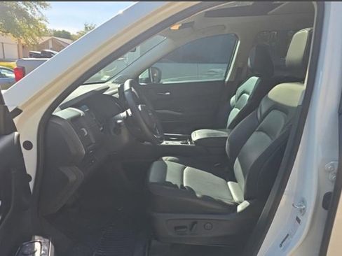 Certified 2023 Nissan Pathfinder SL w/ SL Premium Package image 2