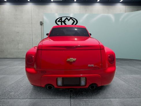 Used 2004 Chevrolet SSR w/ Preferred Equipment Group RWD image 5