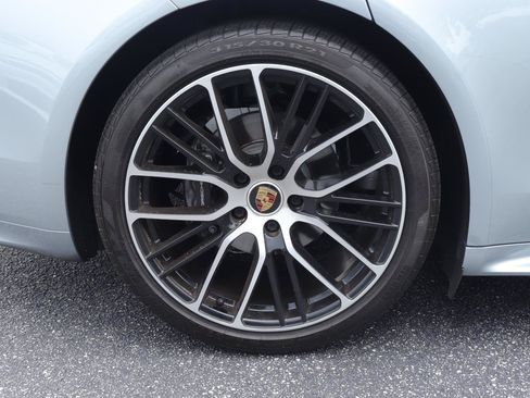 Used 2023 Porsche Panamera Platinum Edition w/ Sportdesign Package RWD image 43