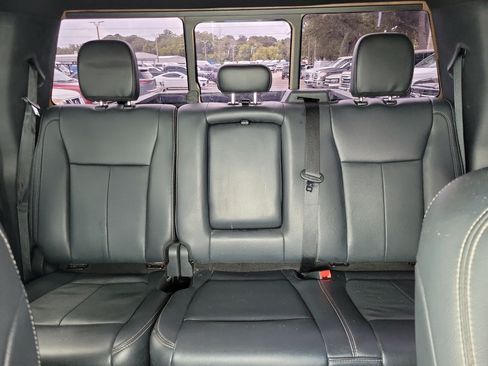 Used 2022 Ford F250 Lariat w/ Black Appearance Package AWD/4WD image 11
