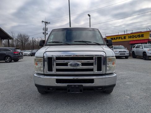 Used 2011 Ford E-350 and Econoline 350 XLT image 2