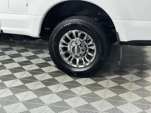 Used 2020 Ford F250 Lariat w/ Chrome Package image 10