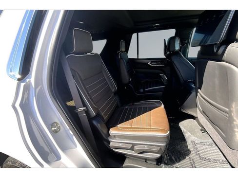 Used 2025 GMC Yukon Denali Ultimate image 25
