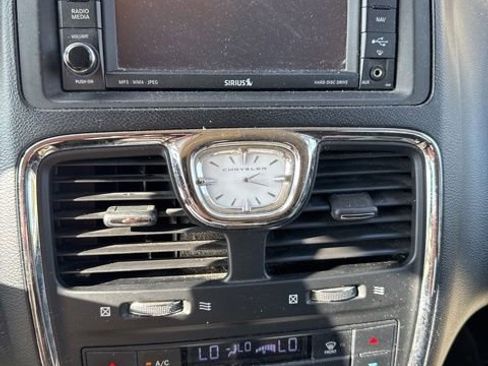 Used 2012 Chrysler Town & Country Touring-L w/ Entertainment Group #2 image 23