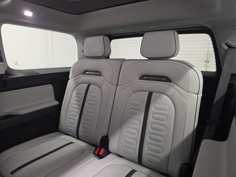 Used 2025 Rivian R1S Adventure AWD/4WD image 22