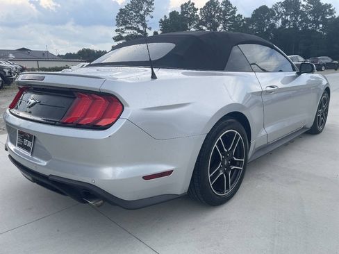 Used 2018 Ford Mustang Premium RWD image 8