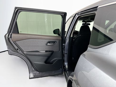 Used 2023 Nissan Rogue SV FWD image 25
