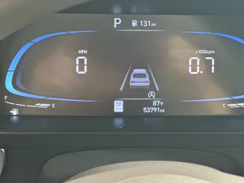 Used 2024 Hyundai Elantra SE FWD image 22